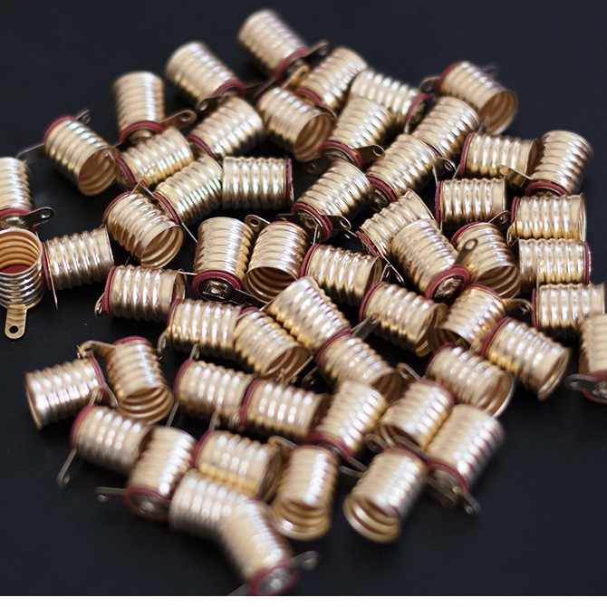 Патрон для маленькой лампочки E10 с короткими ножками, желтый, из меди, для физических экспериментов, держатель для маленькой лампочки