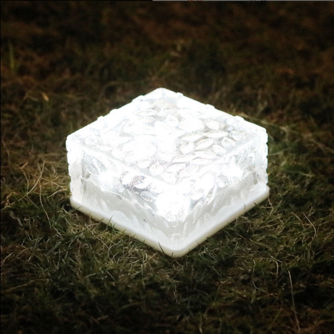 Solar Garden Lights Outdoor Landscape Lights Ice Tile Imitation Glass Floor Tile Lights Garden Decorative Atmosphere Square Buried Lights