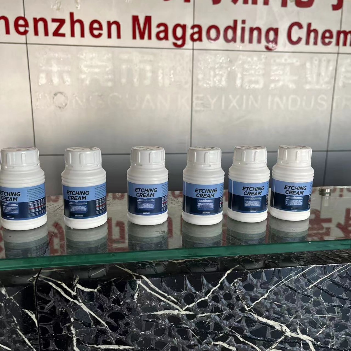 High-Precision White Water-Based Etching Paste for Glass