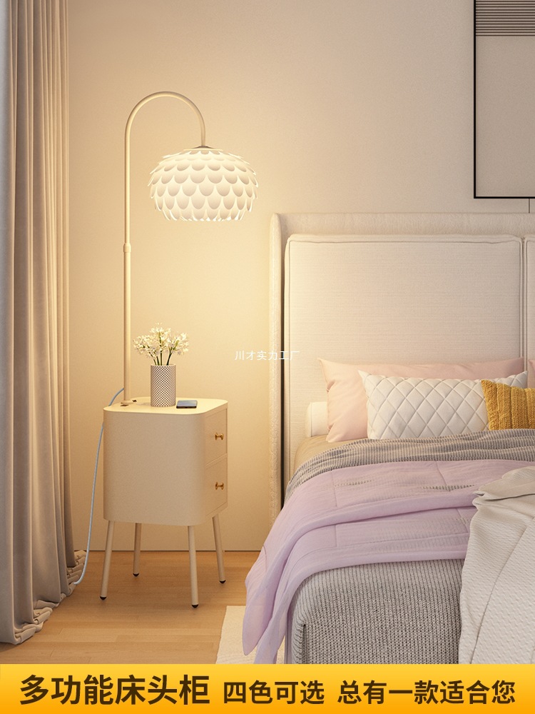 Кремовая прикроватная тумбочка с лампой, новый легкий люкс, умная плоская замена, маленький узкий столик для хранения, интегрированный светильник