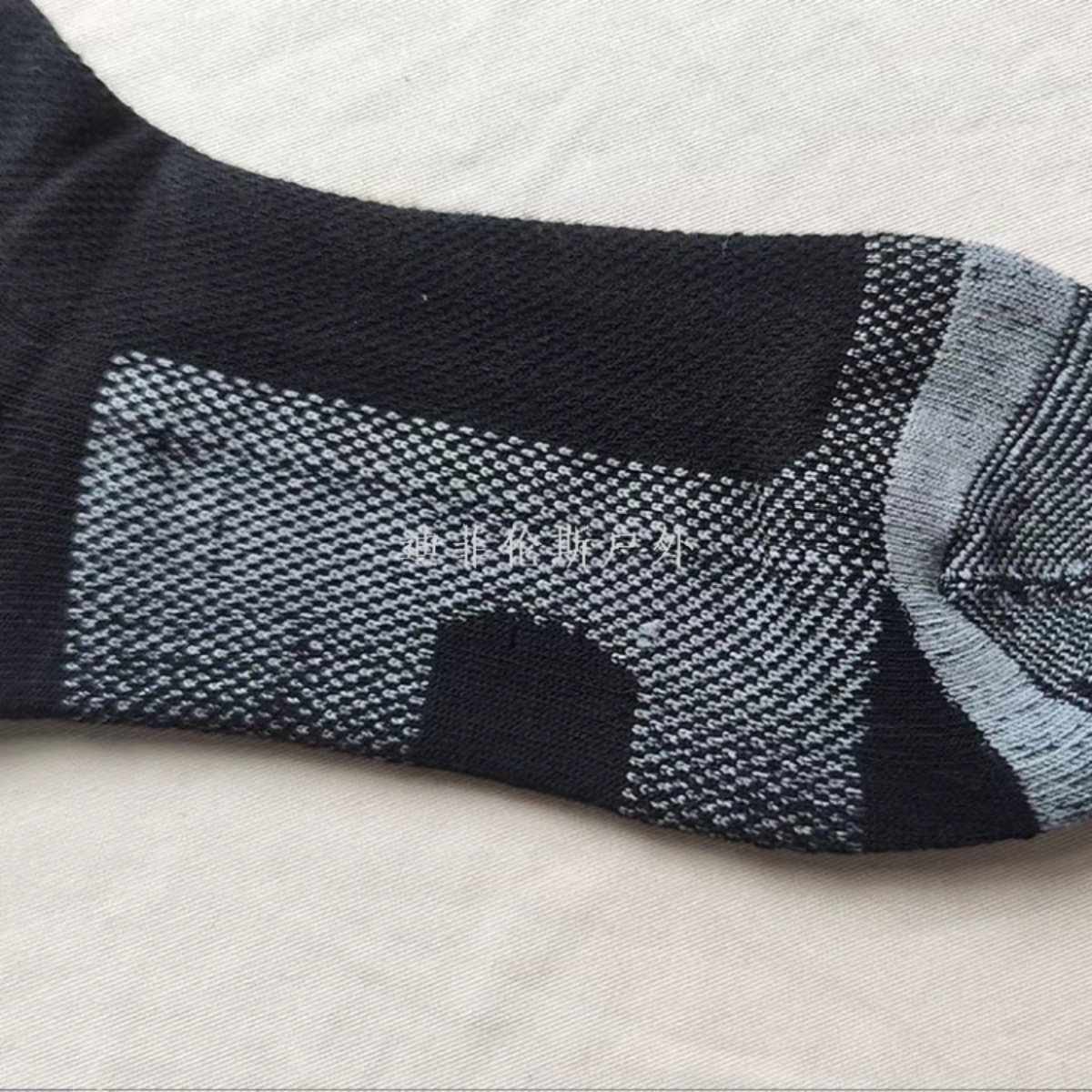 Military-Grade Antibacterial and Wear-Resistant Outdoor Tactical Socks
