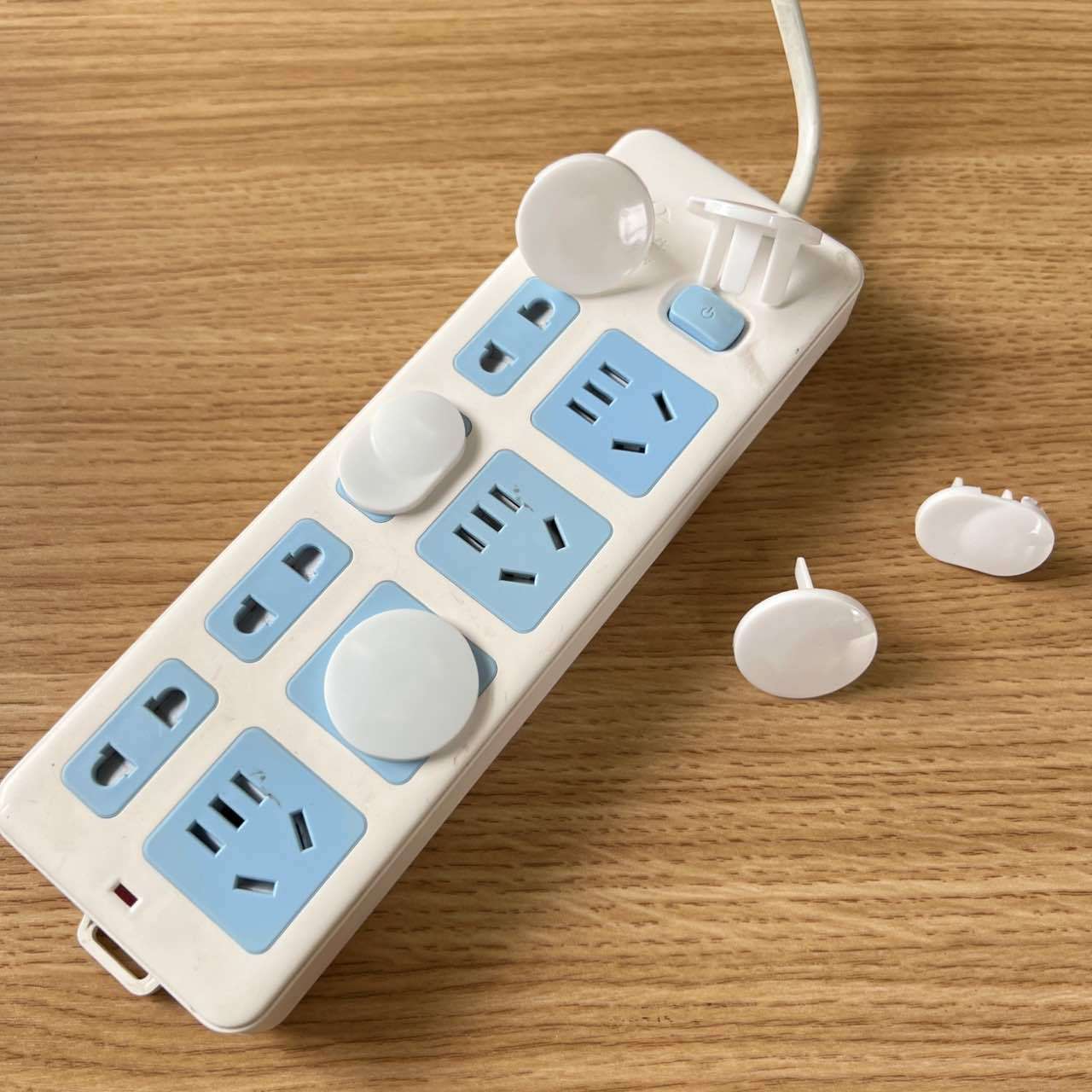 Factory direct supply children's anti-electric shock safety plug baby socket protective cover children's anti-electric shock socket hole