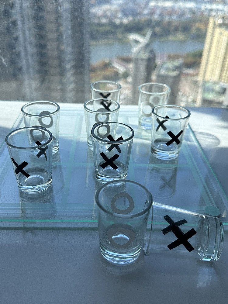 [Wholesale] XO Jiugong game chess 22*22cm glass board table desktop board game