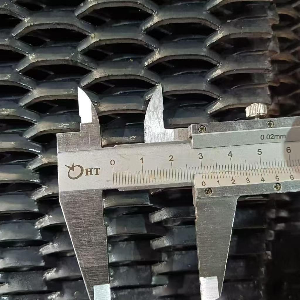 Heavy-Duty Steel Wire Mesh Stamped Construction Site Large-Hole Scaffolding Diamond Mesh Expanded Footboard Mesh Heavy-Duty Shipwalk Deck Plate