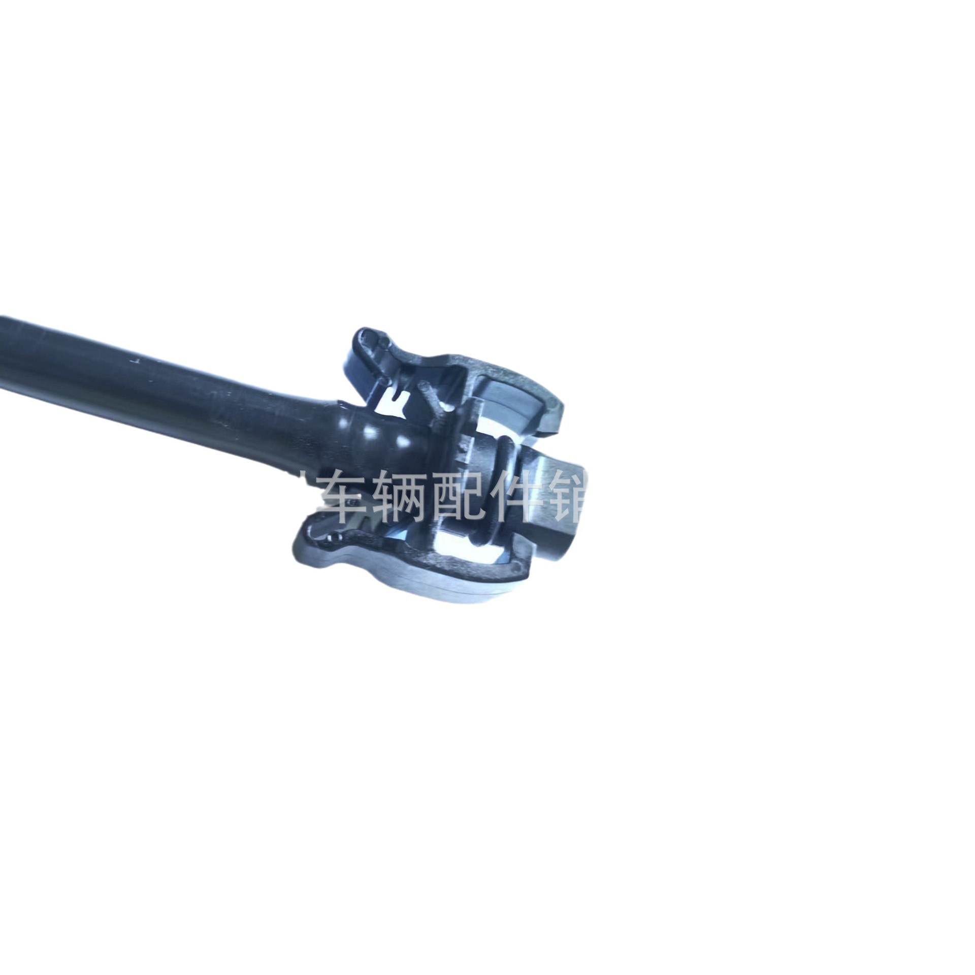 8V2Z8B081B/CN118C012AA carnival three hatchback 2013-2015 cooling system water pipe