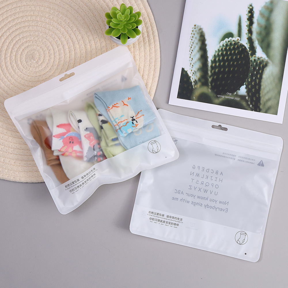 Children's Socks Packaging Bag, Thickened Sub-Film, 5 Pairs of Socks in a Self-Sealing Bag, Hangable Plastic Sealing Bag with Durable Zipper