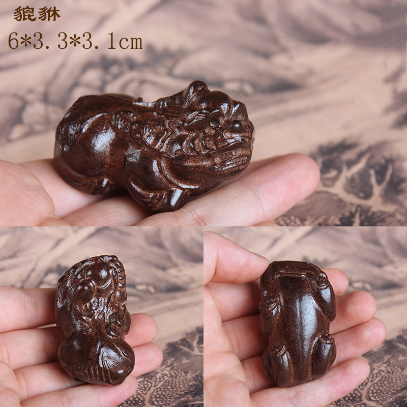 Hot-selling fine wooden Vietnamese agarwood veneer black handle wooden tourist crafts wholesale