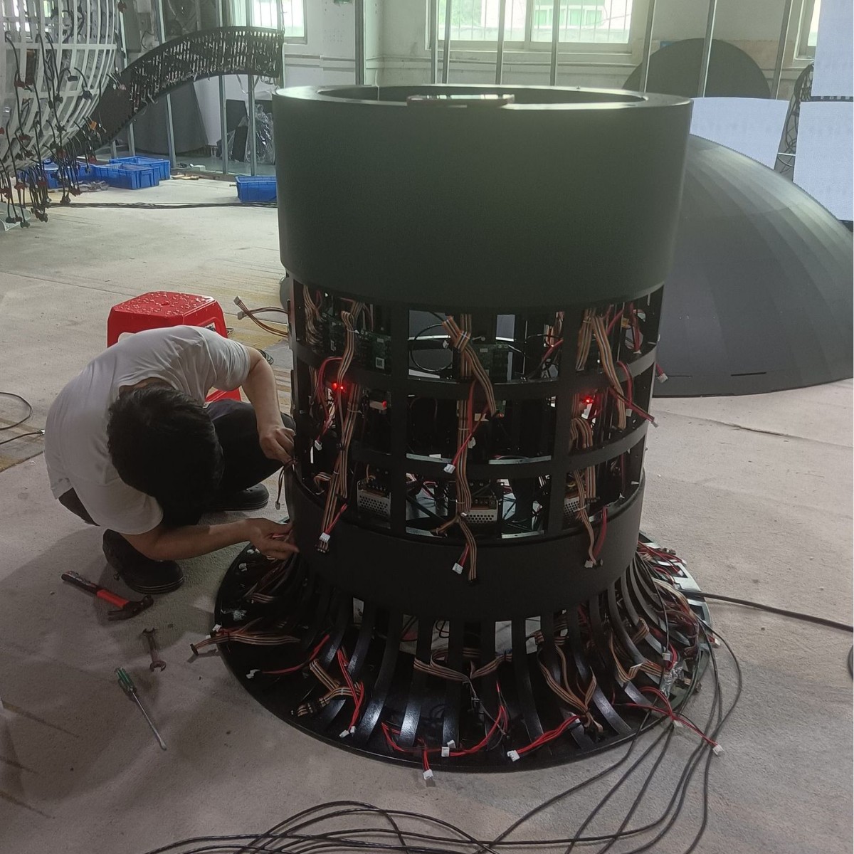 Factory Customized Led Display P1.86 Horn Screen Indoor Outdoor Led Screen