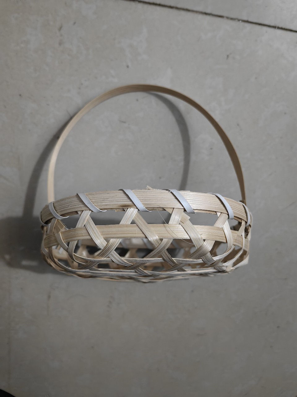 Mini Bamboo Basket Small Swing Beach Bamboo Woven Hexagonal Hollow Round Bamboo Basket Hand Woven Special Small Bamboo Basket Tray