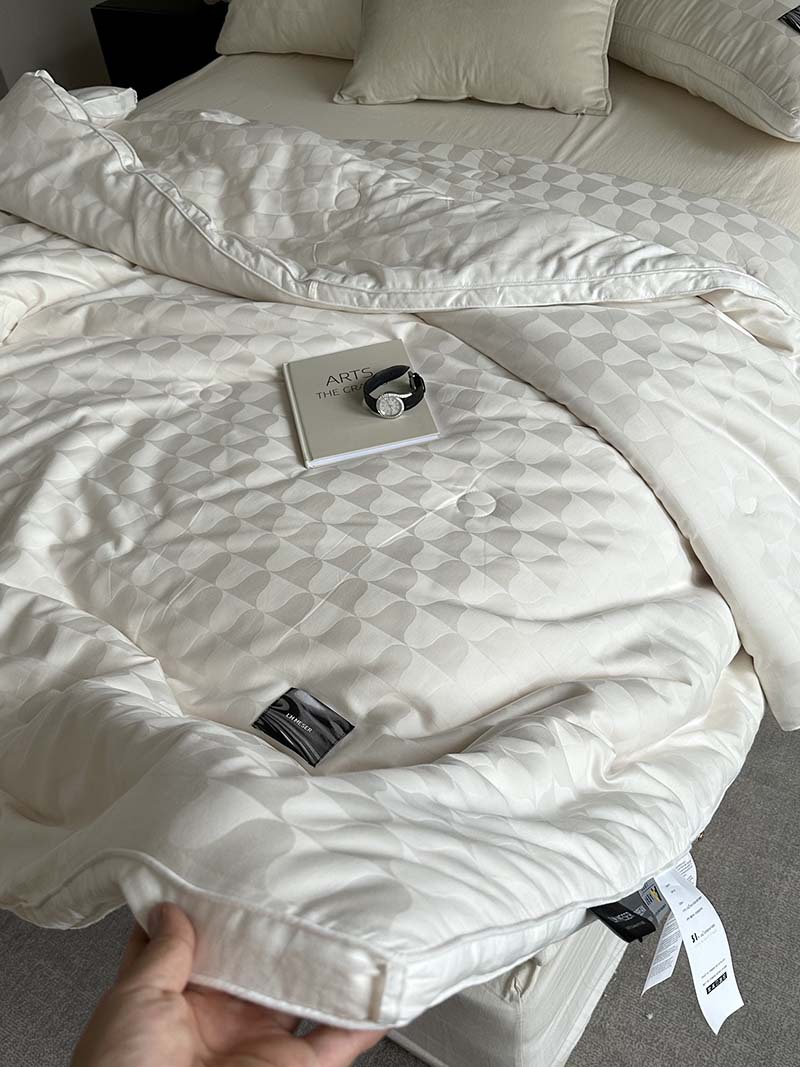 High-end 60 cotton jacquard 51% Li Guanqi antibacterial soybean quilt spring and autumn quilt winter quilt core soft pure cotton quilt