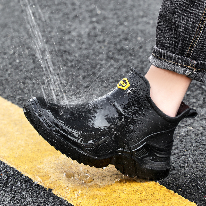 Spring and Autumn Trendy Cool Fashionable Men's Short Rain Boots Sports Men's Waterproof Rubber Shoes Thickened and Widened Non-Slip Men's Foreign Trade Rain Boots