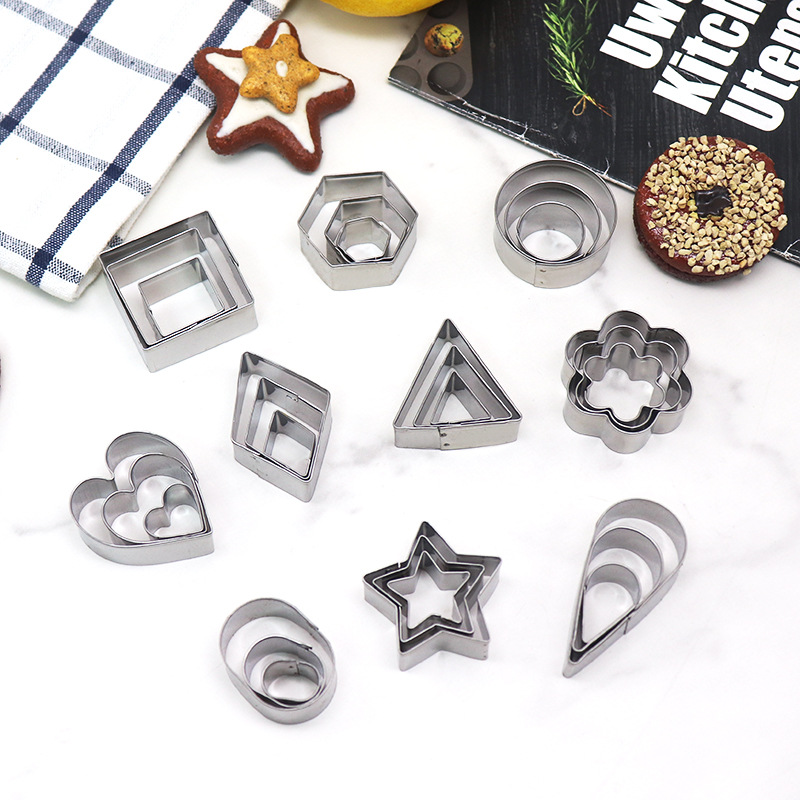 Stainless Steel 30-Piece Cookie Mold Set, Cookie Chocolate Cake Baking Set, DIY Flower-Shaped Kitchen Tools