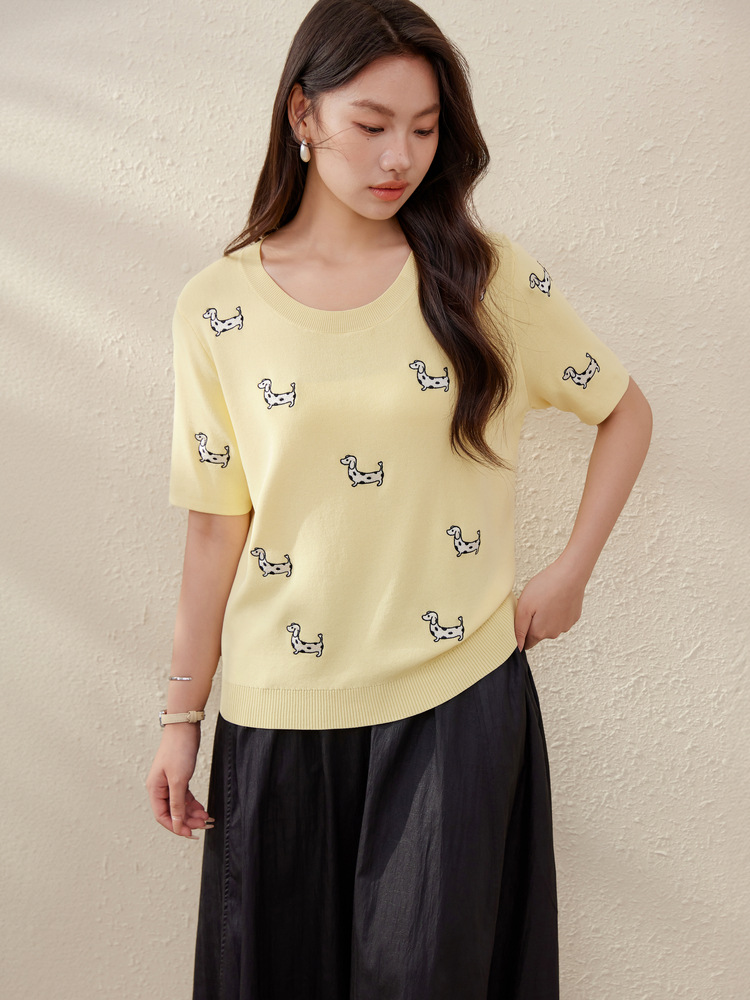 Вязаный свитер с вышивкой для полных женщин 2025 лето новый стиль