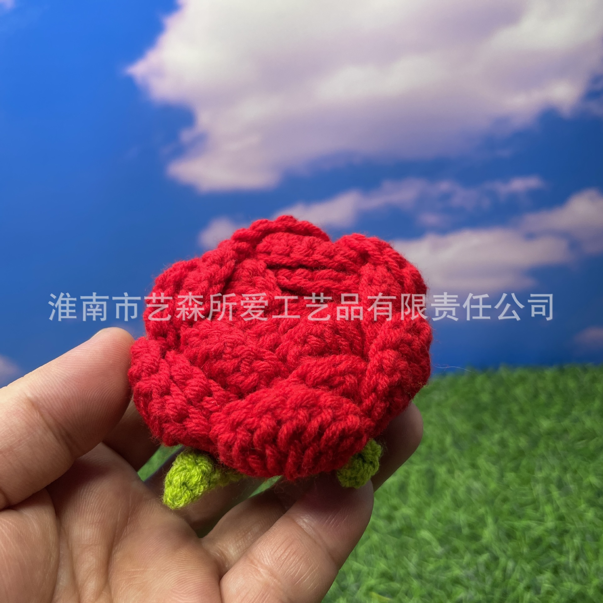 Cross-border hand-woven flower finished wool rose flower head simulation flower finished teacher's day valentine's day gift wholesale