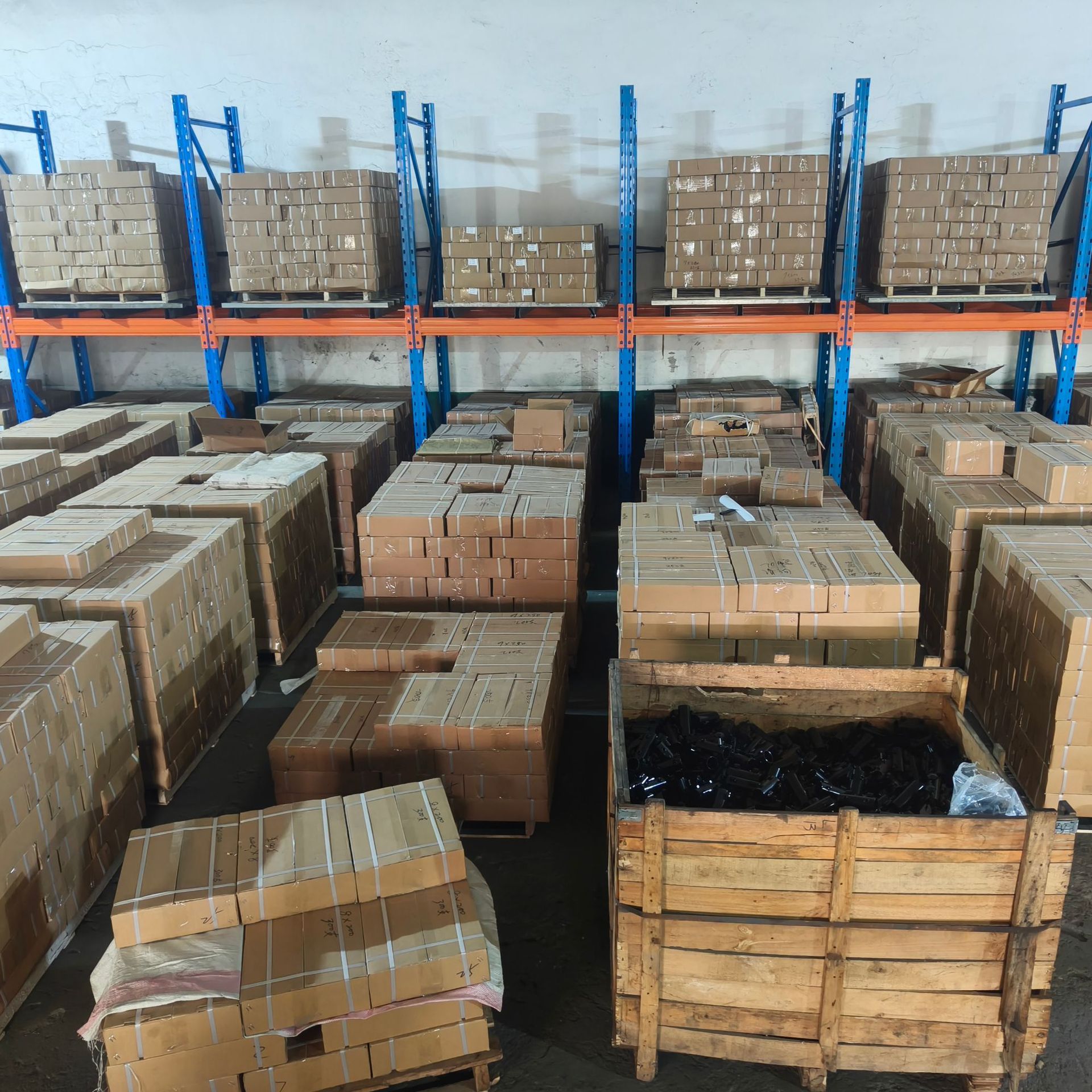 Outdoor Fixed Tent Pegs, Windproof Rope Pegs, Fluorescent Pegs, Extended Camping Pegs, Thickened Camping Iron Nails 20cm