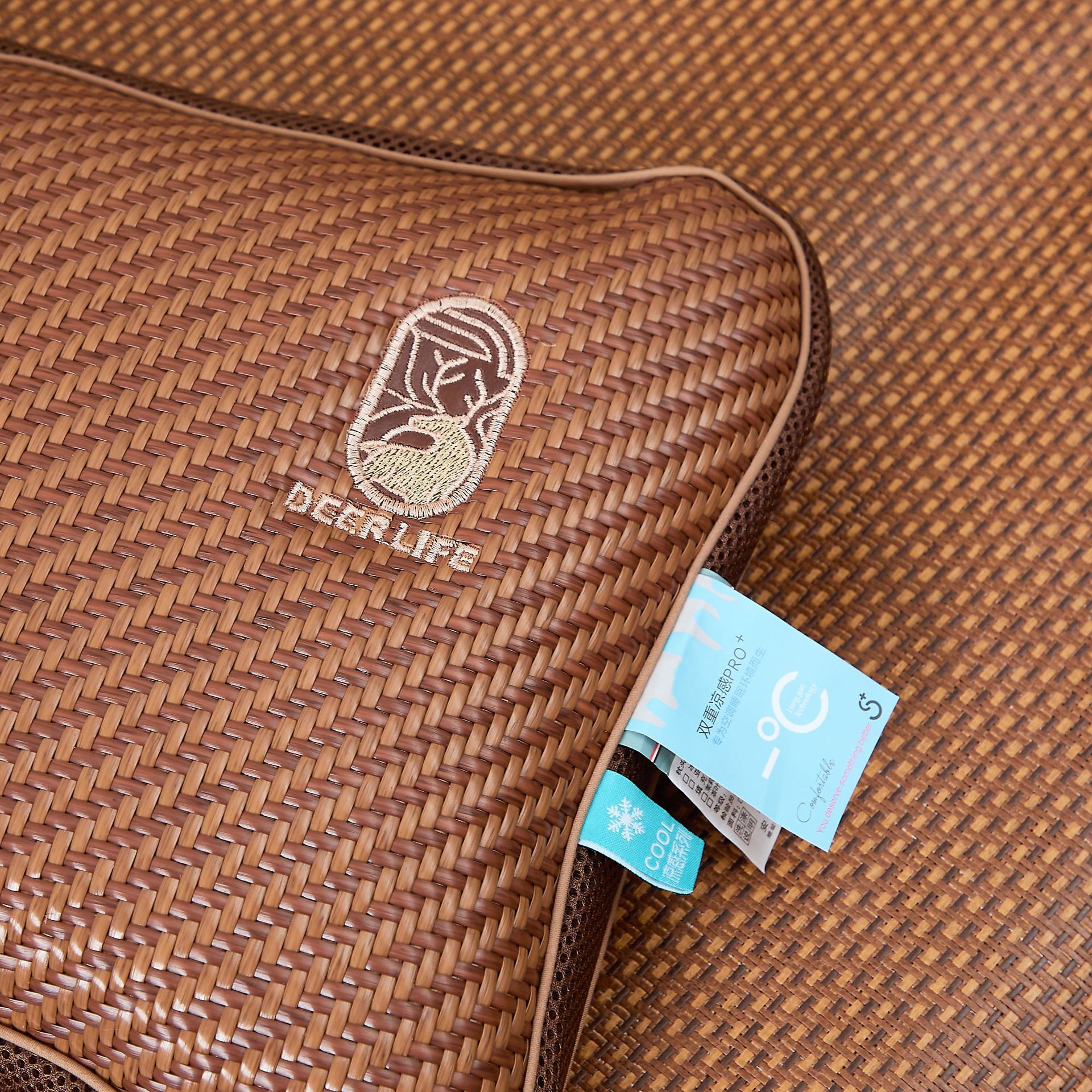 Summer pillow PE rattan mat summer cool pillow tea pillow overlord rattan cool pillow wild mountain rattan rattan three-dimensional mat pillow