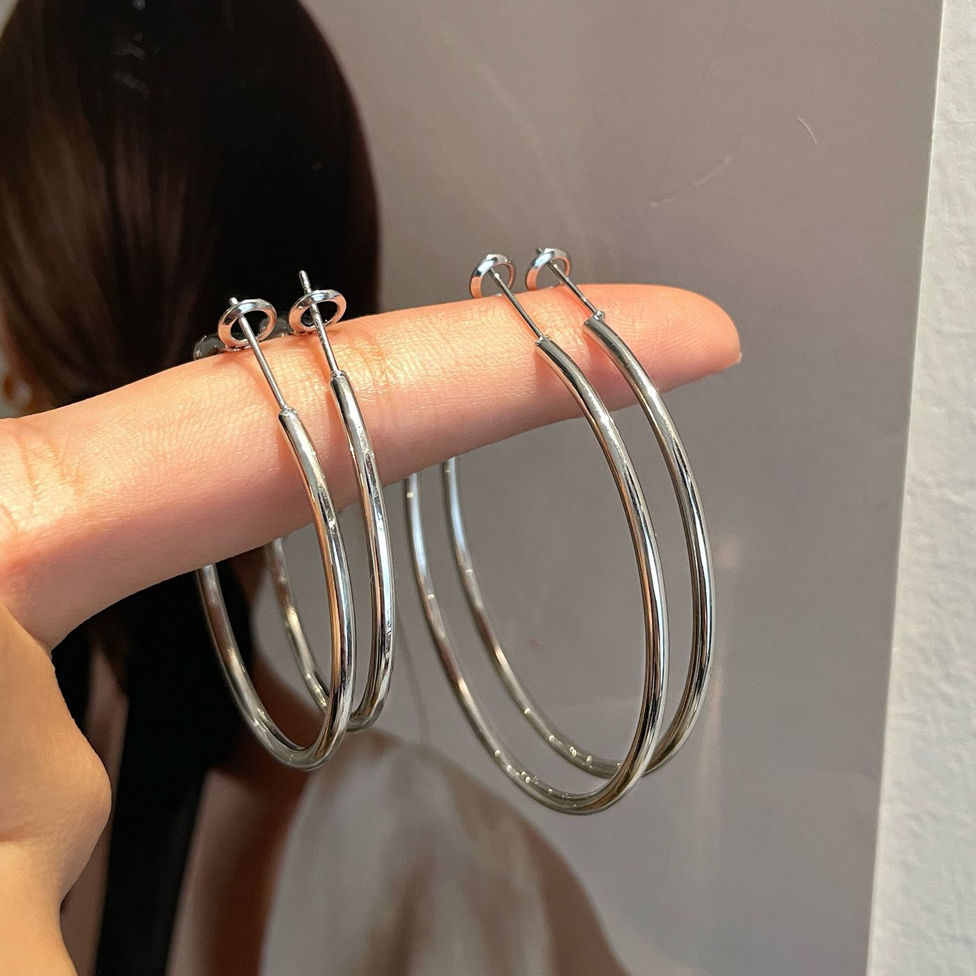 A Cold Style Plain Silver Big Ear Ring Women's Silver Needle Simple Geometric Round Earrings European and American Exaggerated Daily Earrings