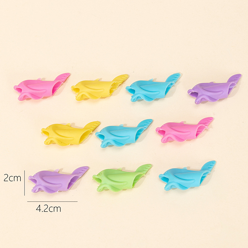 Small Fish Pen Grip Silicone Small Fish Dolphin Pen Grip for Children and Students Writing Pen Correction Small Gifts