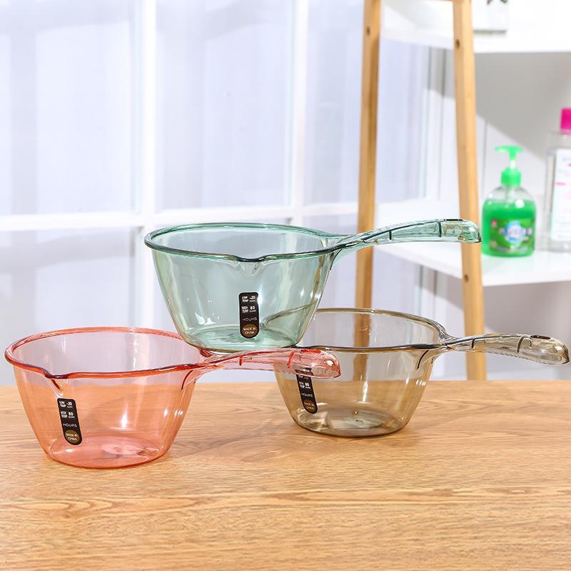 Shampoo Water Scoop with Hanging Hole, Transparent Plastic Water Scoop with Spout, Thickened Kitchen Water Ladle, Hangable Water Scoop