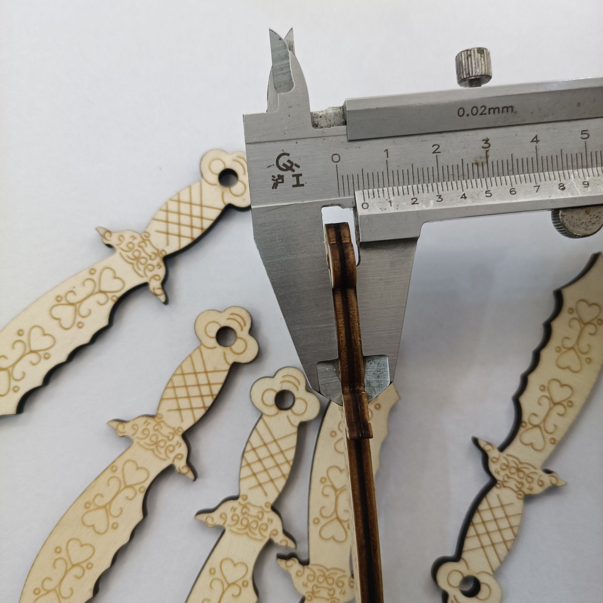 Factory grab weekly supplies tassel children peach wood knife wooden toy knife crafts home daily use