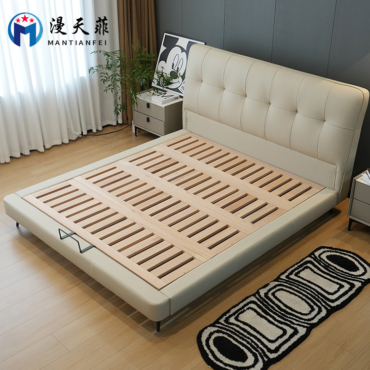 Modern simple light luxury chocolate bed Italian Minimalist soft bed leather bed Beech row skeleton solid wood bed real leather bed