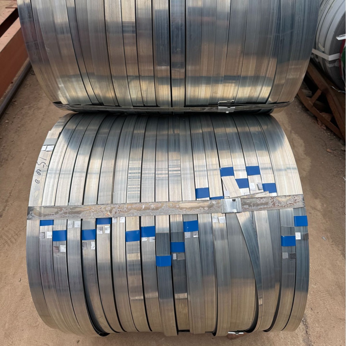 Corrugated pipe galvanized packing belt steel belt 16mm hot dip galvanized narrow steel belt Q235 iron sheet steel belt metal strapping belt