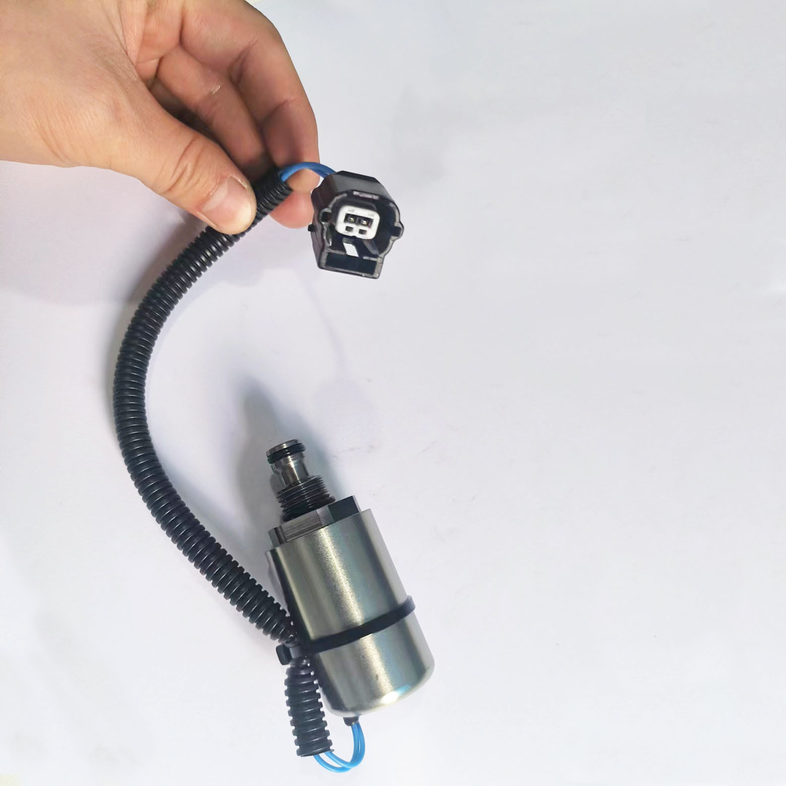 Source Factory Direction Solenoid Valve Is Suitable for Teana Infiniti Tulile Steering Machine Solenoid Coil