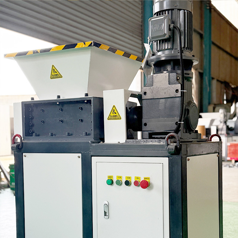 Double-Axis Multi-Functional Small Tearing Machine for Kitchen, Garbage, Chinese Medicinal Materials, Chemical Materials, Broken Metal Tearing Machine Manufacturer