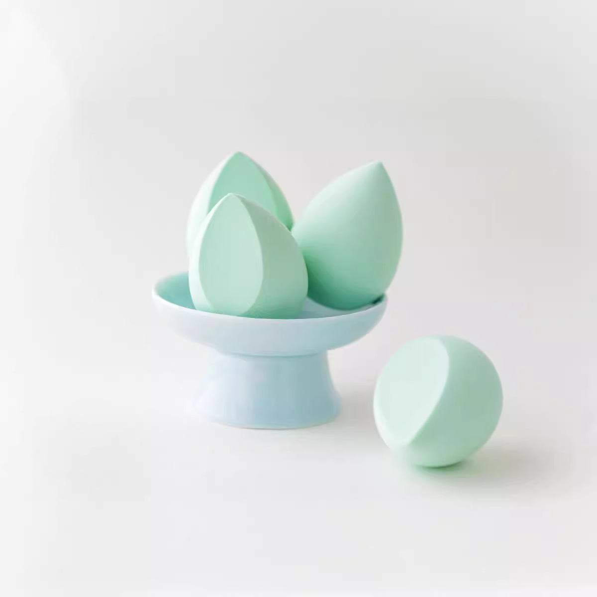 Beauty makeup egg large extra large high quality foreign trade A water drop oblique cut water drop cut factory wholesale set does not eat powder