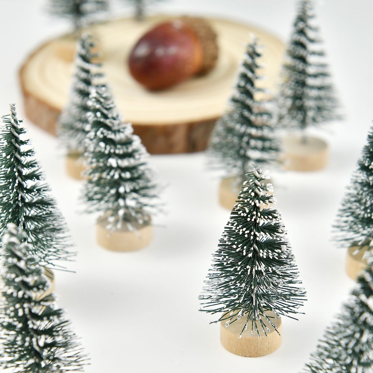 Mini Christmas Tree Office Desktop Ornaments Christmas Decorations Dipped in White Snow Ordinary Pine Needle Tree Christmas Gifts