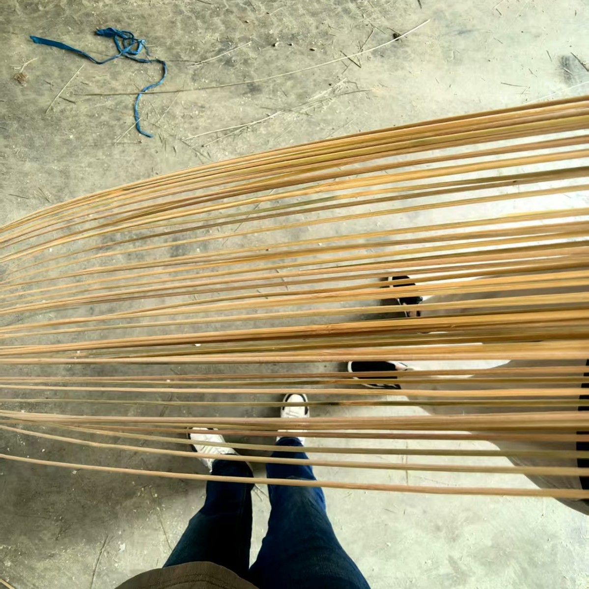 Discounted Supply of 1.8 Round Bamboo Strips, Grasshopper Cages Bird Cages Use Bamboo Strips and Bamboo Skewers.