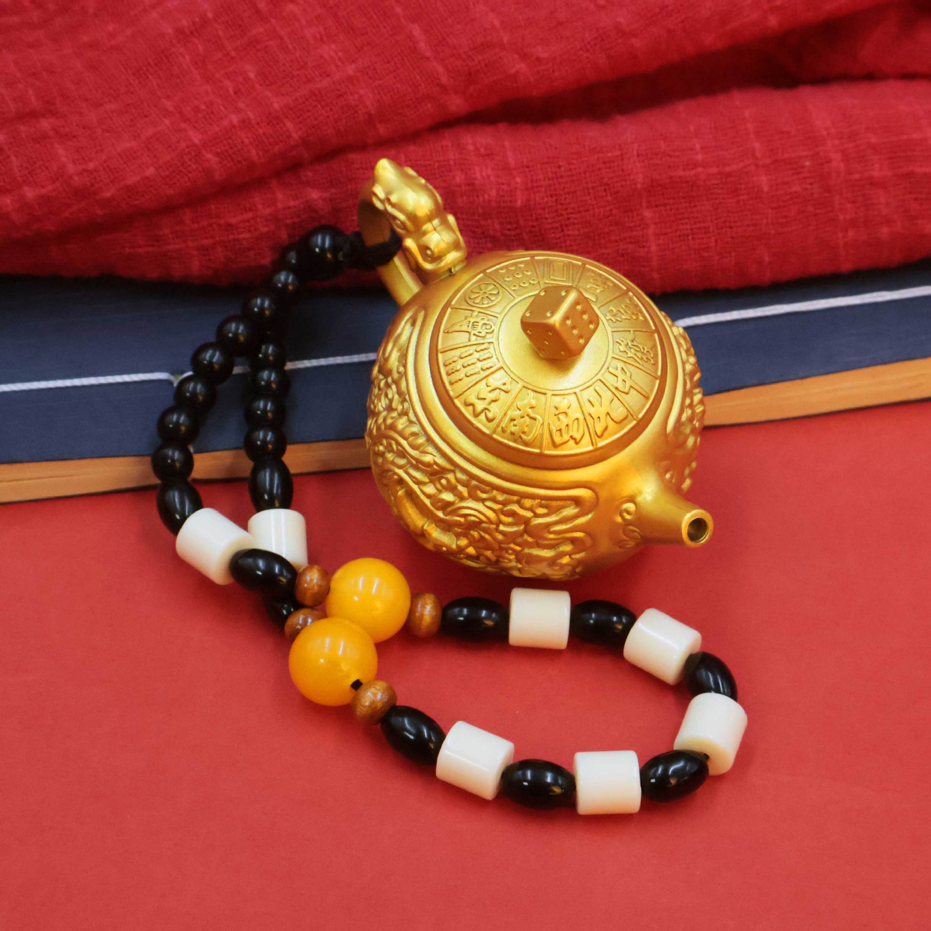 The relief dragon and phoenix turn the pot around the mini teapot immediately turn the Chinese hand handle piece to play mahjong crafts