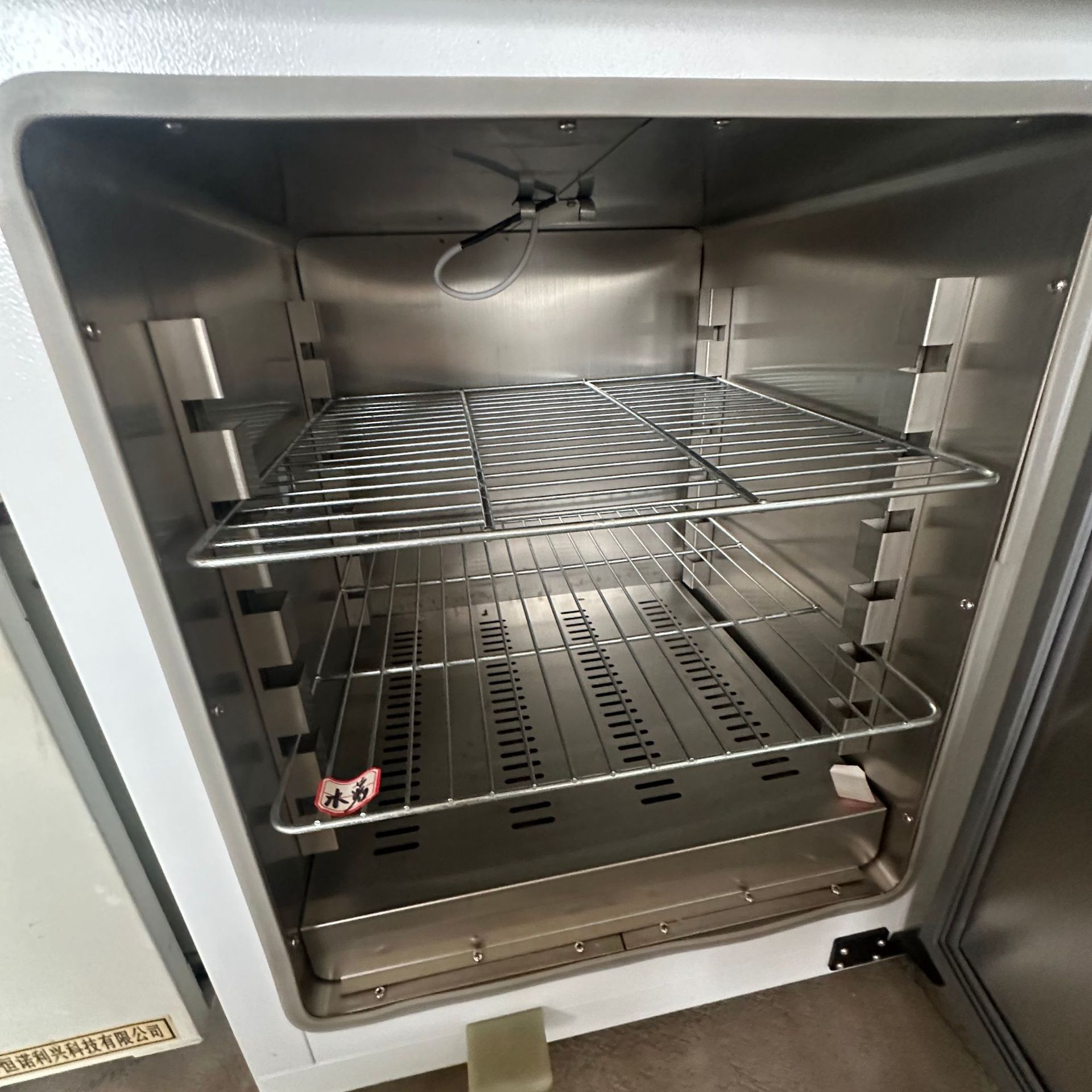 Laboratory Equipment Used Electric Heating Thermostat Incubator Microbial Incubator