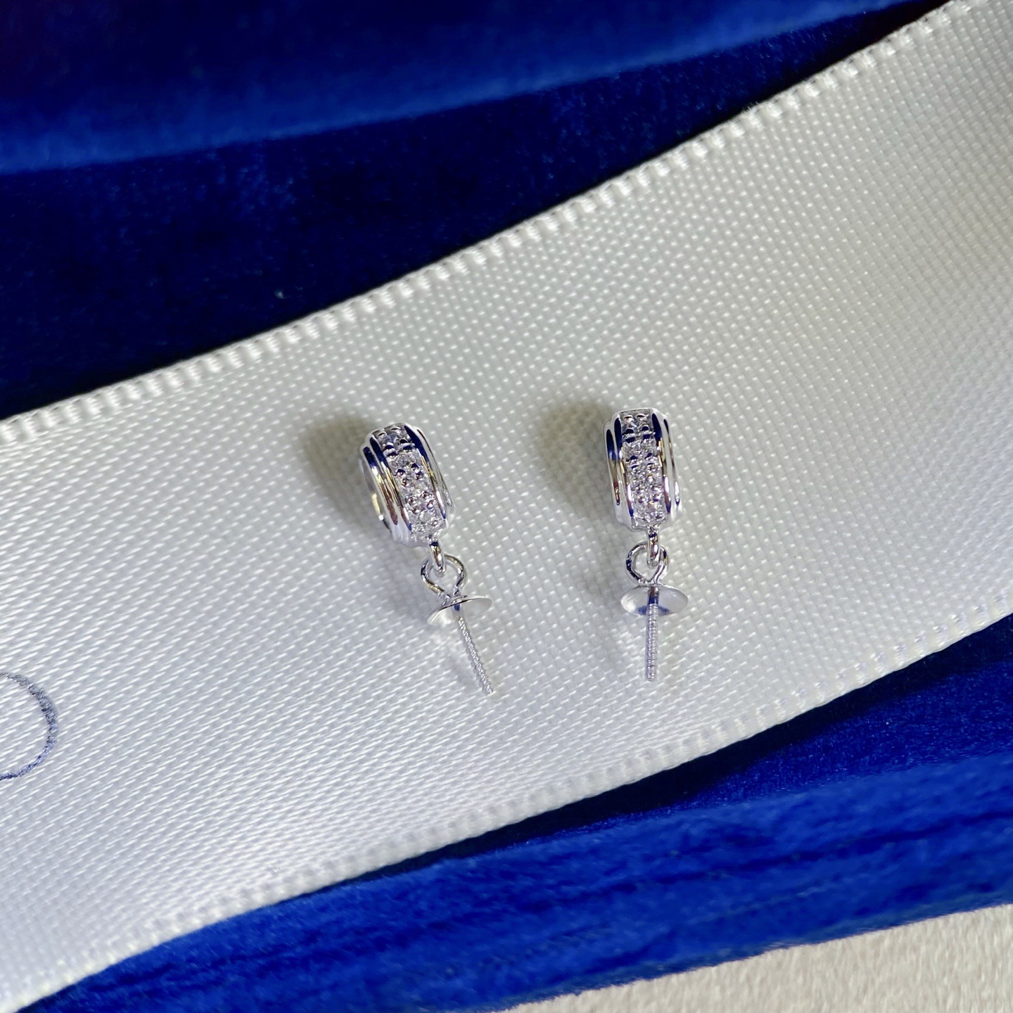 Platinum Pt900 Accessories Pearl Pendant Zircon Inlaid with 10-11mm Beads Accessories Do Not Include Beads or Chains