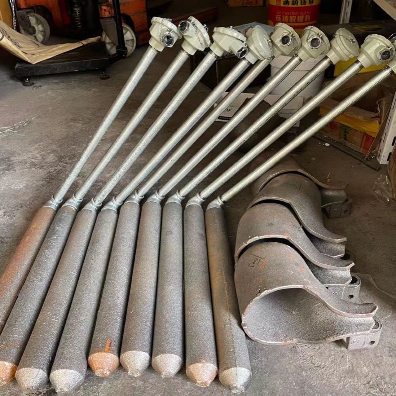 Die-casting machine accessories graphite crucible thermometer thermocouple thermometer thermocouple thermometer aluminized aluminum L-type furnace thermocouple