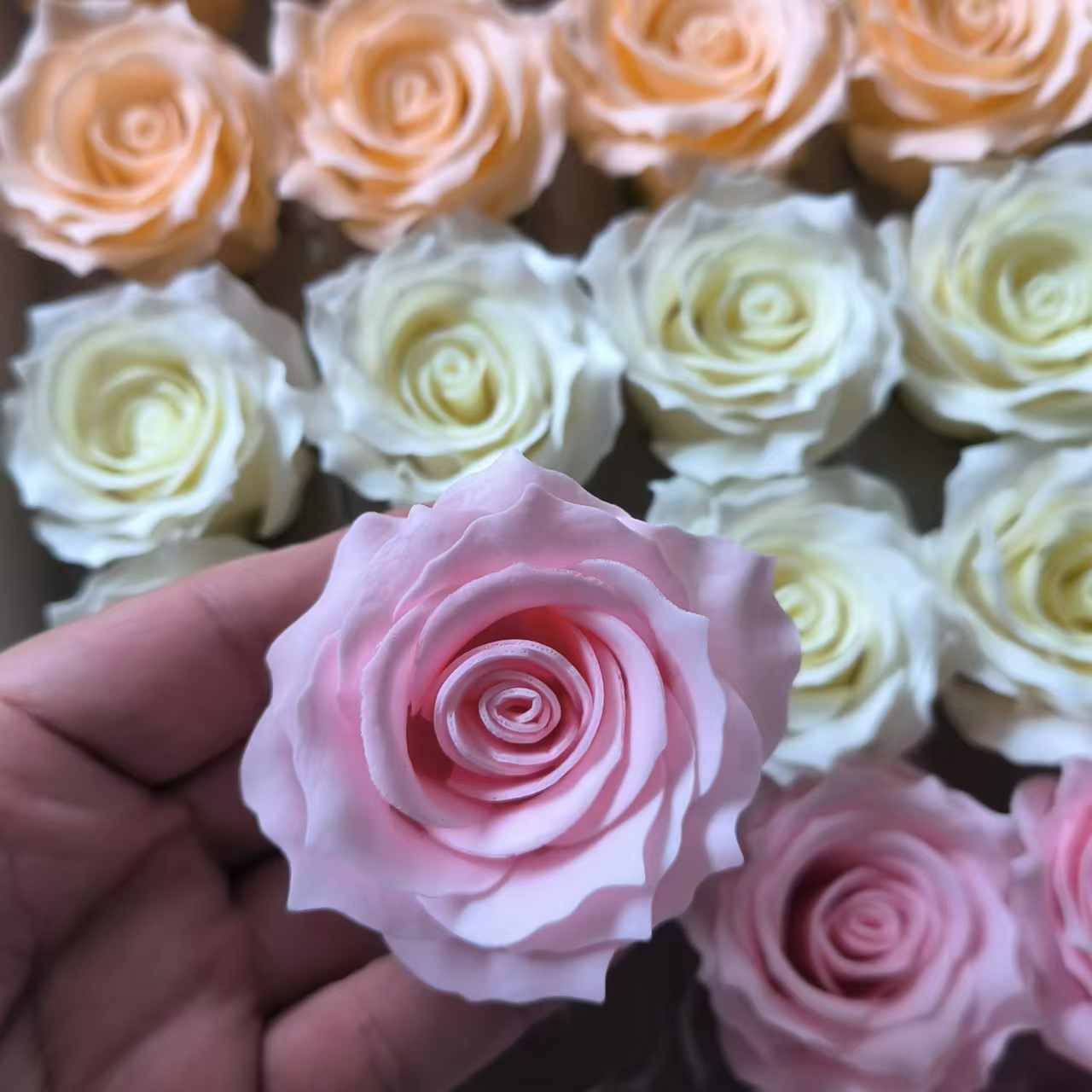 2025 New Manta Roll Core Roselle Soap Flower Wave Curled Soap Flower Everlasting Bouquet Gift Box Everlasting Flower