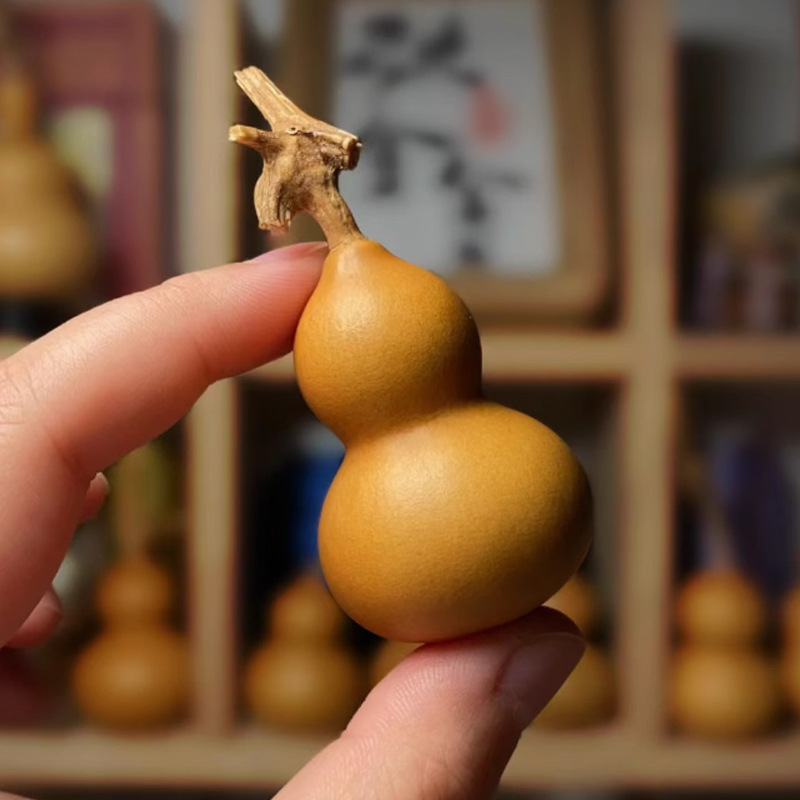Small gourd natural gourd hand twist play text play ornaments pendant manufacturers stall gadgets home available
