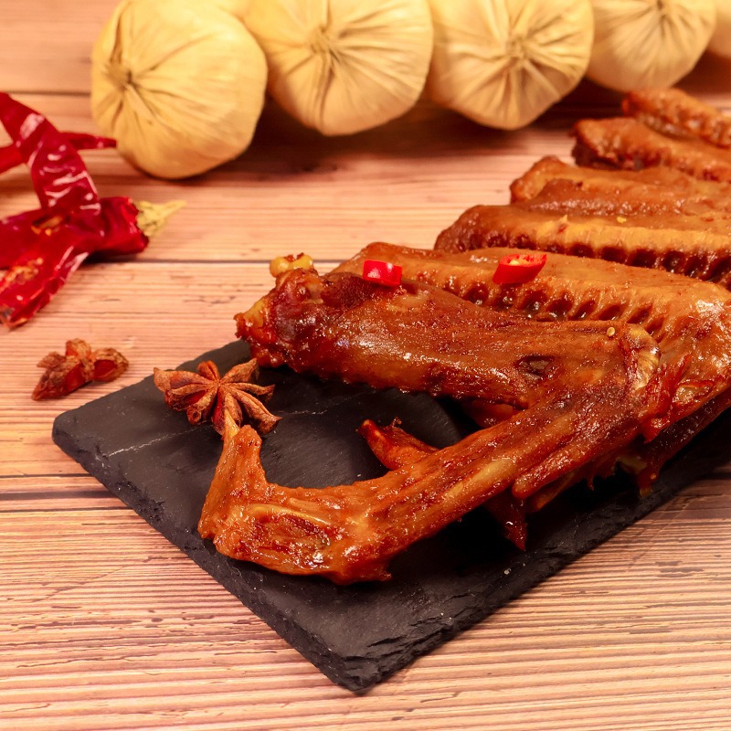 A generation of famous chefs bubble flavor abalone juice duck wing tip sauce halogen vacuum small package open bag instant net red snacks