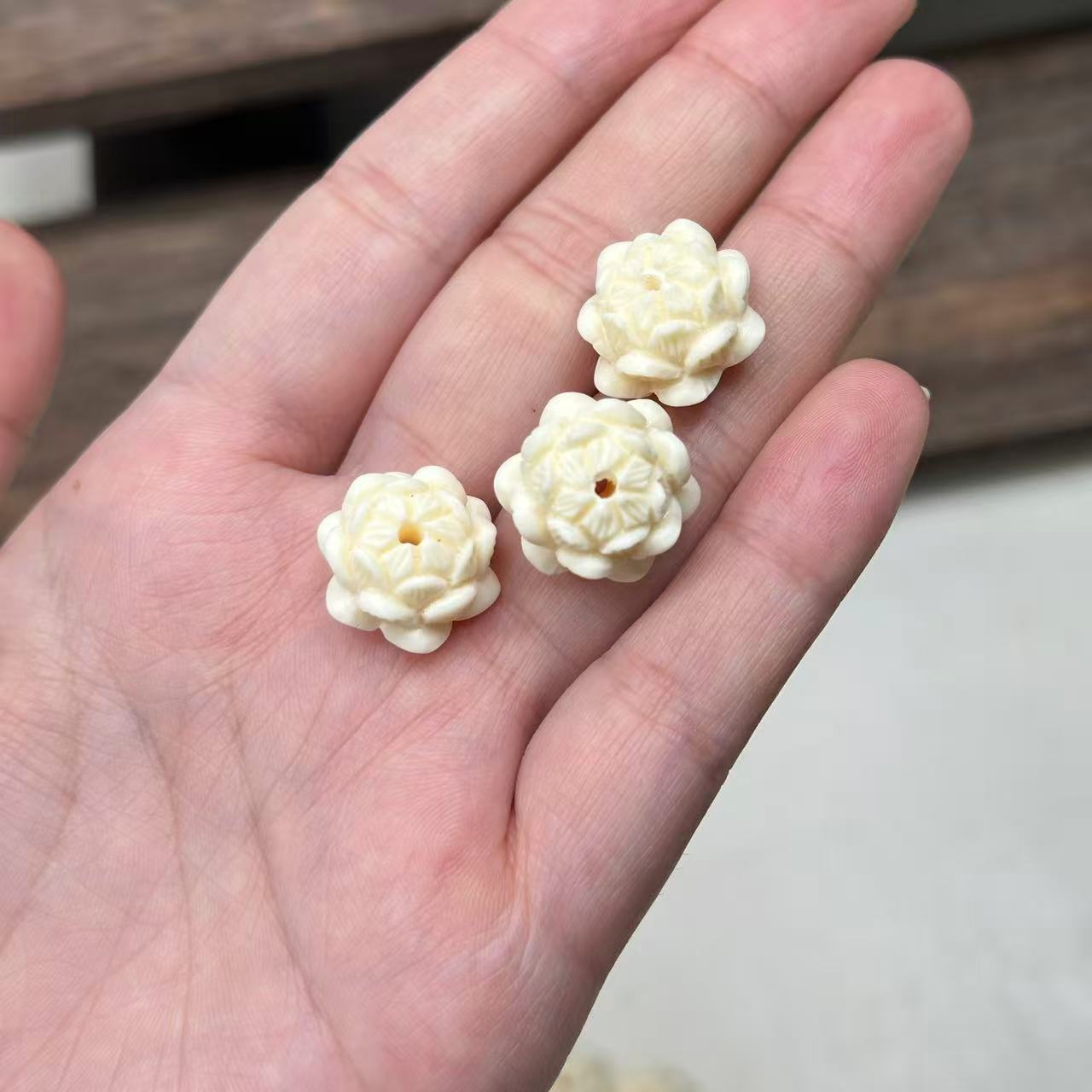 Ivory Lotus Carved Loose Beads Beaded Powder Pressed DIY Bodhi Fruit Bracelet Super Cute Accessories Handheld Accessories