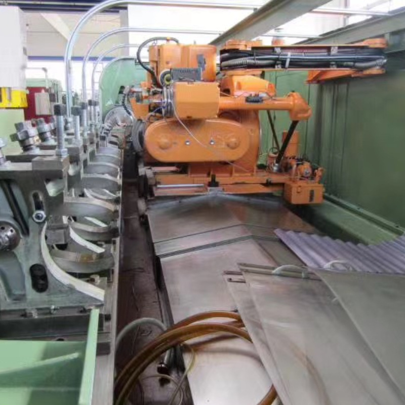 Supplying the Uk Matrix Production 5.2m Hand Thread Grinding