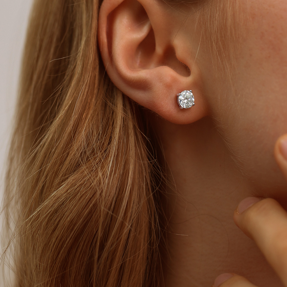 Cross-Border Popular Moissanite Classic Four-Claw Earrings S925 Silver Earrings Douyin 1Ct Sterling Silver High-End Mini Women