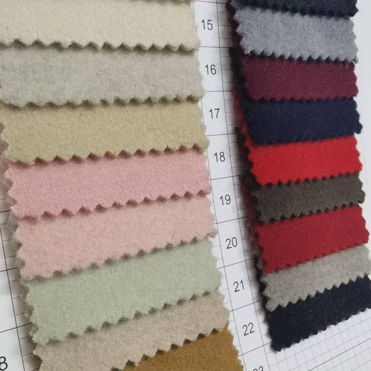 Double-Sided Cashmere Woolen Cloth, Autumn and Winter Thickeneded Cashmere Outwear, Casual Wear, Woolen Woolen Fabric, Available in Stock