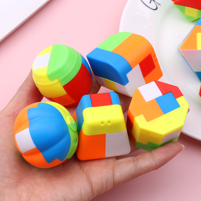 Luban lock Kong Ming lock plastic creative group disassembly leisure student training early education educational children assembling toys