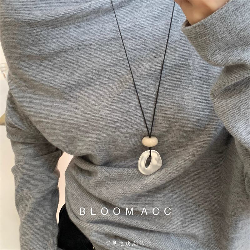 Korean Ins Simple Geometric Asymmetrical Pendant Long Necklace Women's Niche Elegant Versatile Adjustable Accessories Chain