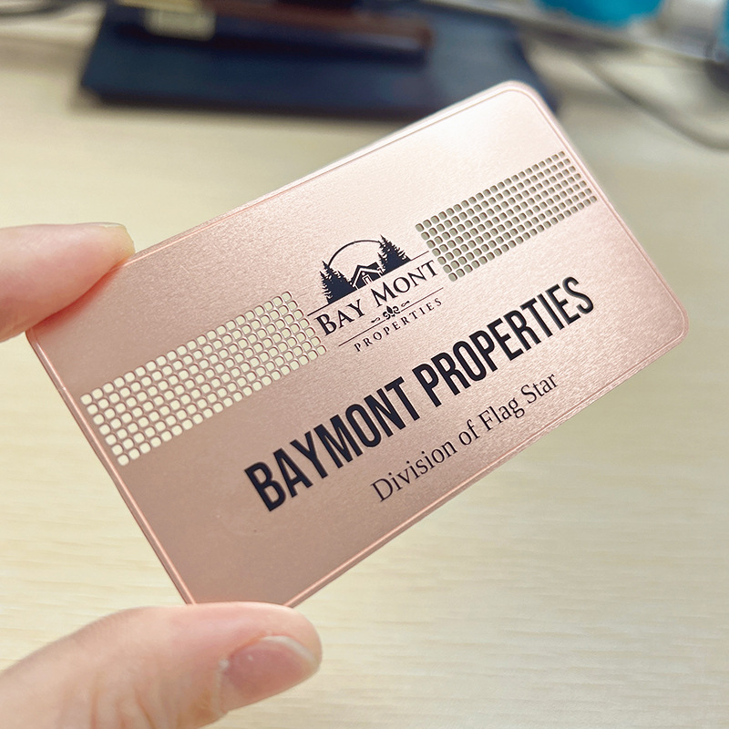 Визитная карточка из нержавеющей стали, покрытая розовым золотом, вырезанная кружевная, индивидуальный дизайн, матовая сетка внизу