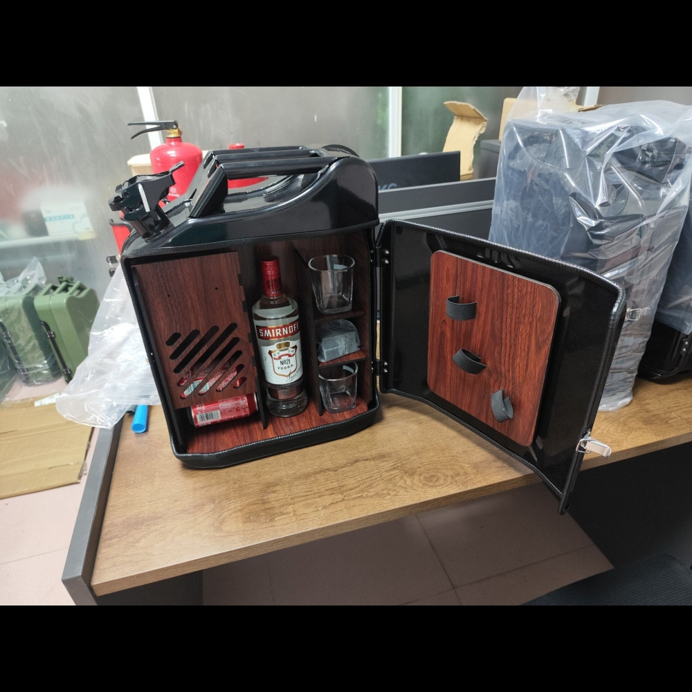 Hot Selling Cross-Border Russian Export Mini Bar Portable 20L Oil Barrel Small Wine Cabinet Creative Wine Cabinet Couple Dating