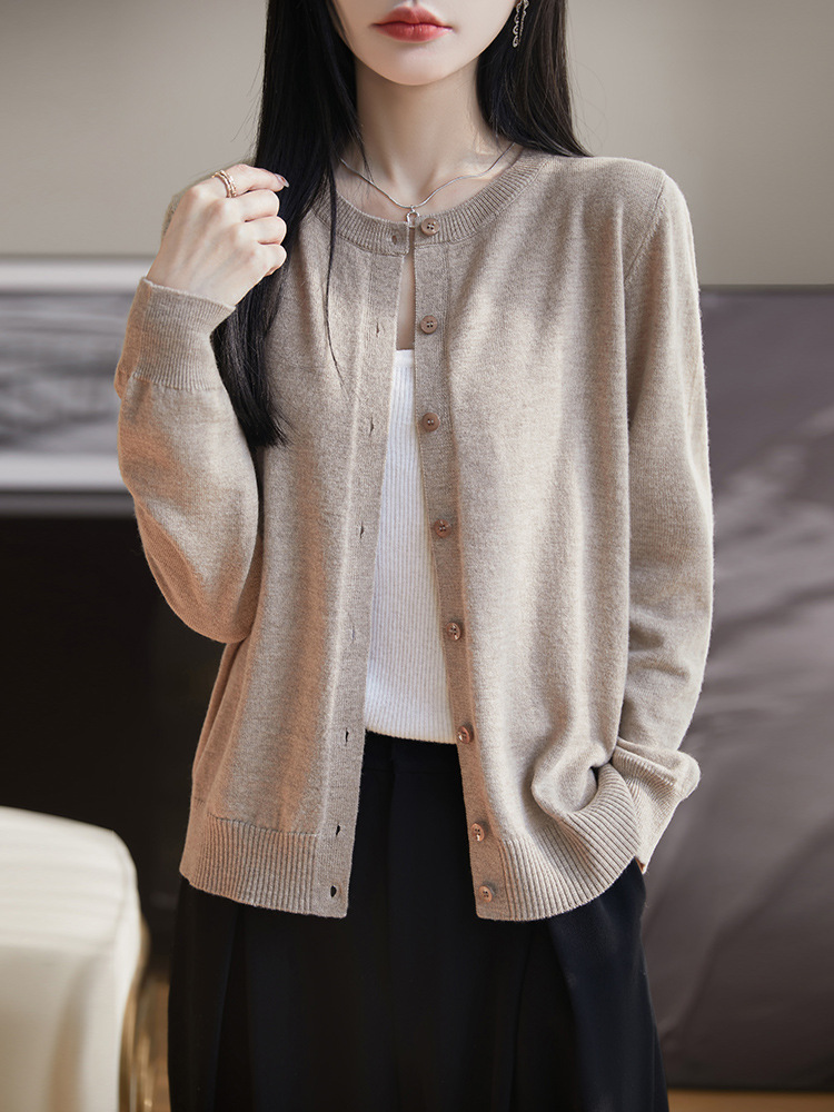 2025 Classic Round Neck Wool Cardigan Women's Loose All-match Knitted Top Outer Wear Spring and Autumn Thin Sweater Jacket