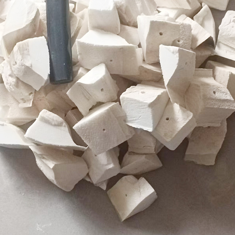 Premium Cuttlefish Bone in Stock Wholesale Chunks for Parrot Beak Grinding, Reptile Chewing, and Bird Pecking Tools