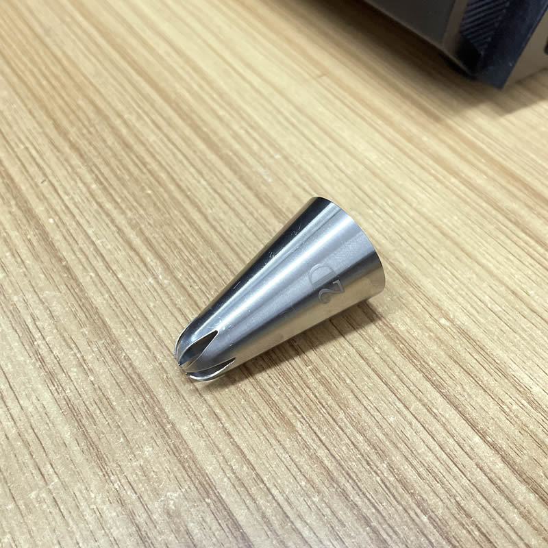 2D 6-tooth pastry nozzle 25MM caliber 304 seamless stainless steel cookie cake decoration nozzle baking DIY tool