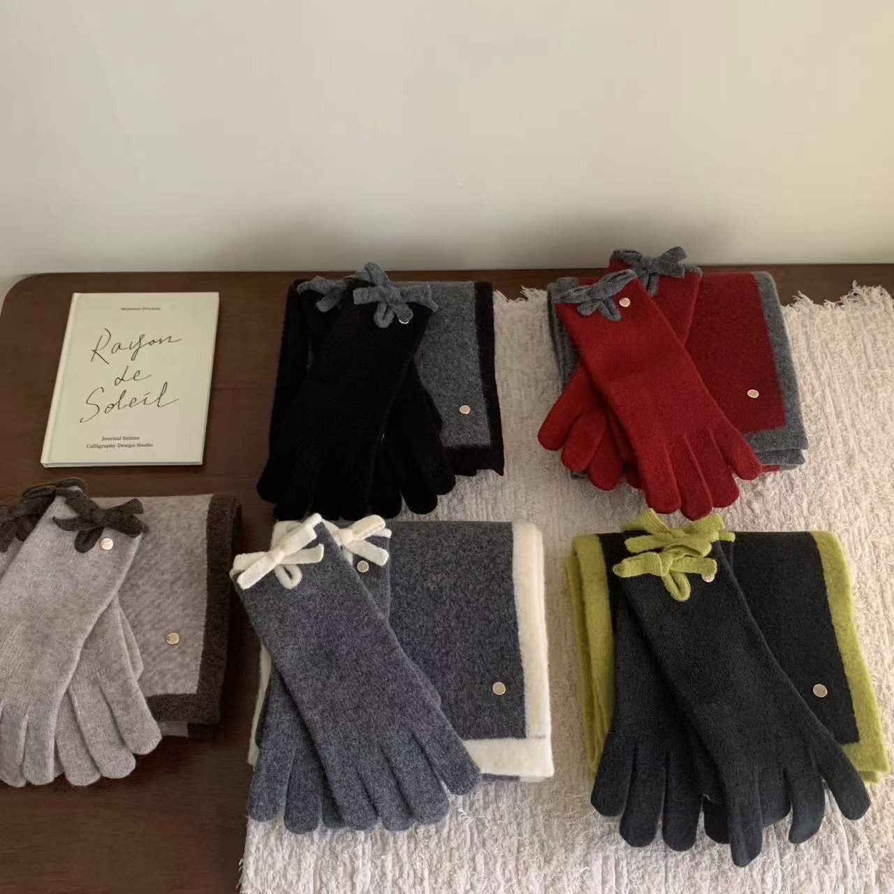 Wool Blended Scarf Gloves Two-piece Set Fashion Lady High-end Sense Black Grey Color-block Women's Winter Warm Scarf